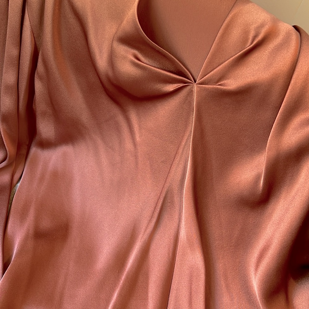 Vince terracotta silk blouse NWT - Picture 5 of 8